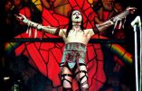 Des chrétiens orthodoxes aspergent d’eau bénite le chanteur Marilyn Manson