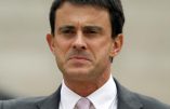 Manuel Valls copain-copain avec les immigrés de Calais