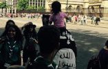 Le drapeau de l’Etat Islamique arboré devant le Parlement britannique !