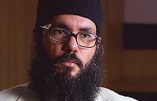 Un prédicateur lié aux djihadistes obtient la nationalité britannique, ce qui empêche son extradition