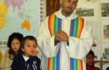 Le dernier scandale conciliaire : à l’église les apôtres sont un duo gay et des Roms sans papiers