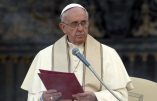 Pape François : “Dieu se trouve dans les réfugiés que tout le monde veut chasser”