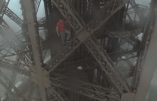 Trois jeunes russes escaladent la tour Eiffel et y passent la nuit à la barbe de la sécurité… Vidéo aérienne