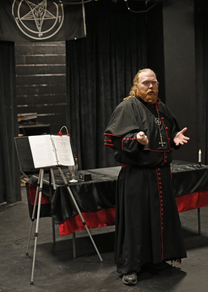 Des clubs «sataniques» dans les écoles pour provoquer les évangéliques Messe-noire-oklahoma