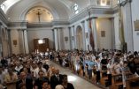 Confession d’un curé italien : l’Église bergoglienne divisée au sujet des migrants