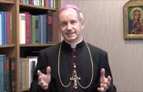 Mgr Paprocki refuse la communion à un sénateur pro-avortement qui se dit catholique