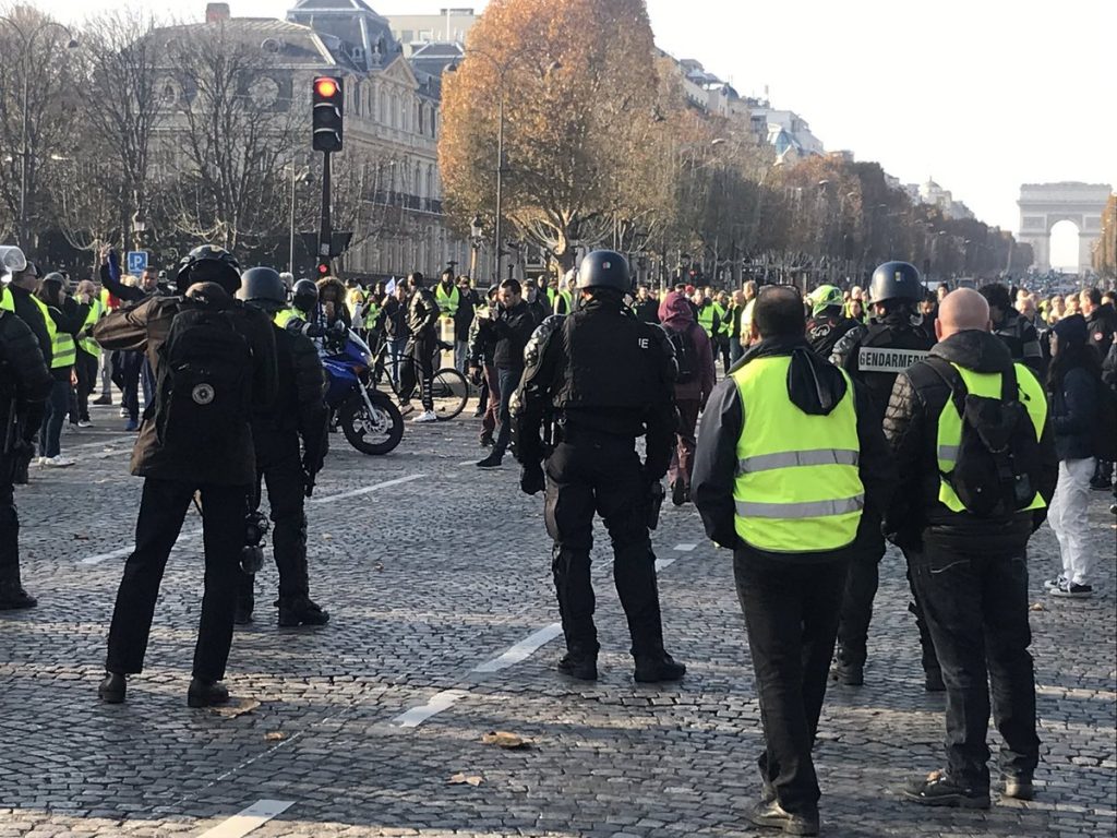 Gilets Jaunes Tendance Coatesy