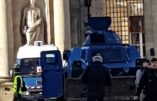 Bordeaux à 11h30 : blindé et autres véhicules de gendarmerie en position