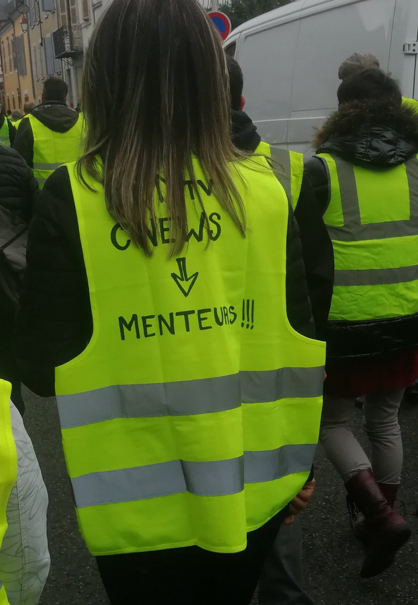 Acte Vi à Tarbes La Foule Chante Macron On Vient Te