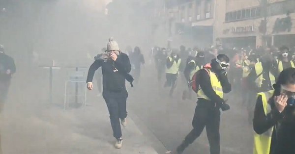 Toulouse Gaz Lacrymogènes Contre Gilets Jaunes Medias