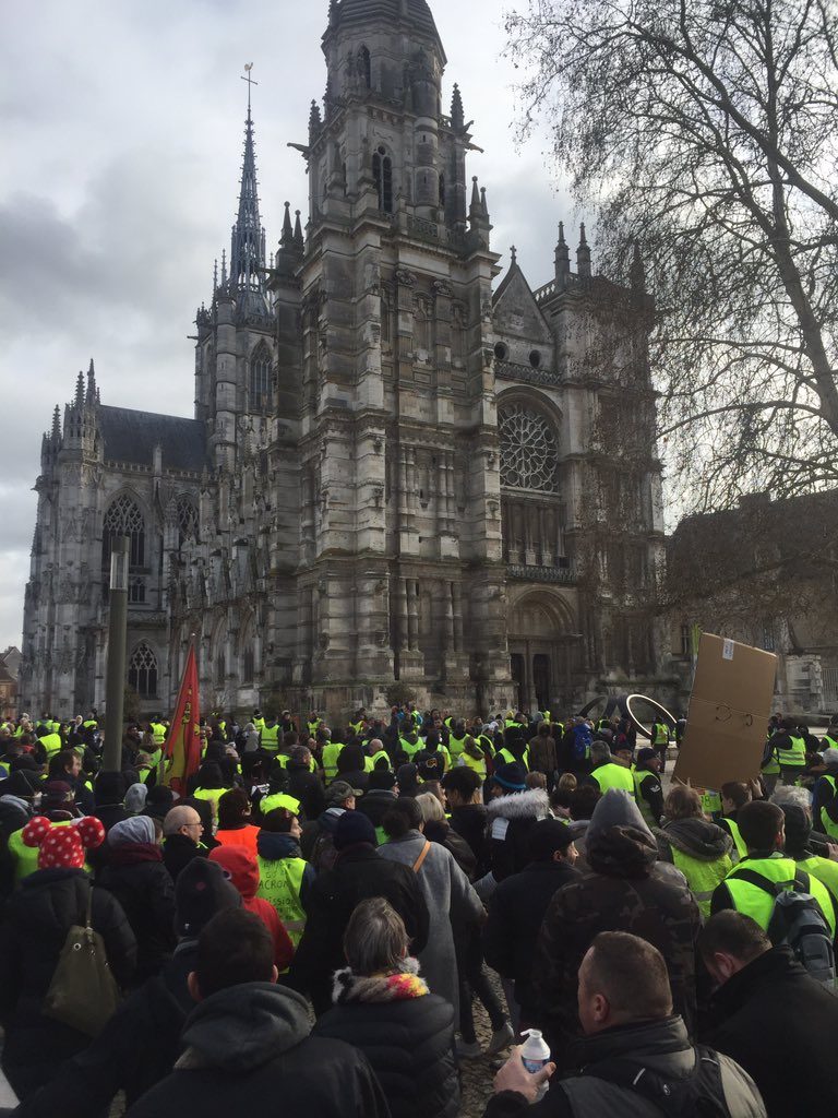 Acte Xi à Evreux Déjà Les Gaz Lacrymogènes Contre Les