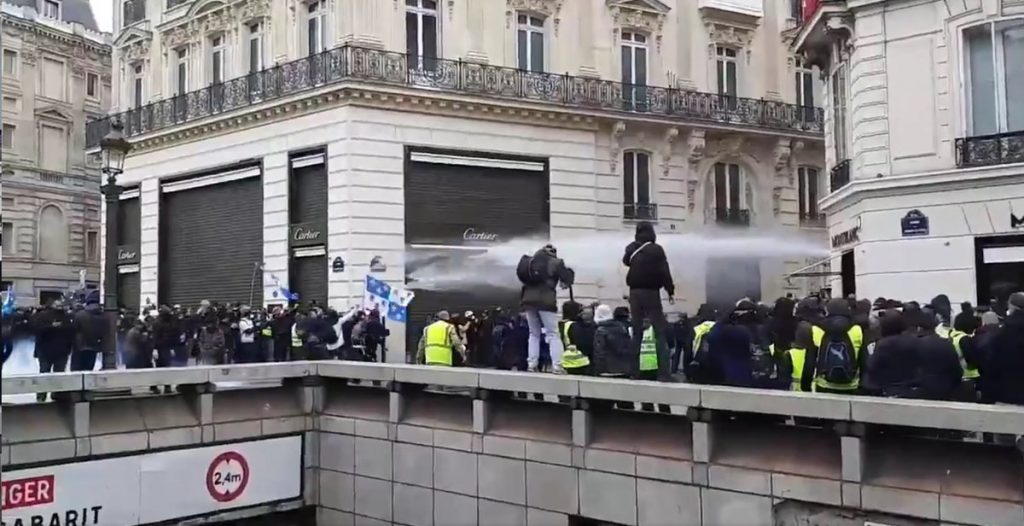 Acte Xviii à Paris En Direct Premiers Heurts Entre Gilets