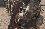 Soldats chrétiens syriaques prêts à se battre contre l’armée turque pour défendre leurs églises