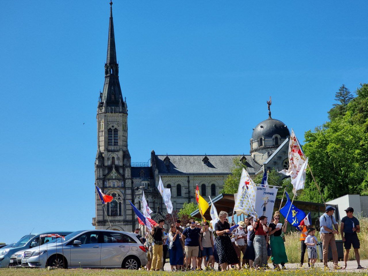 Reportage en photos au pèlerinage sur les pas de Sainte Jeanne d’Arc à Domrémy