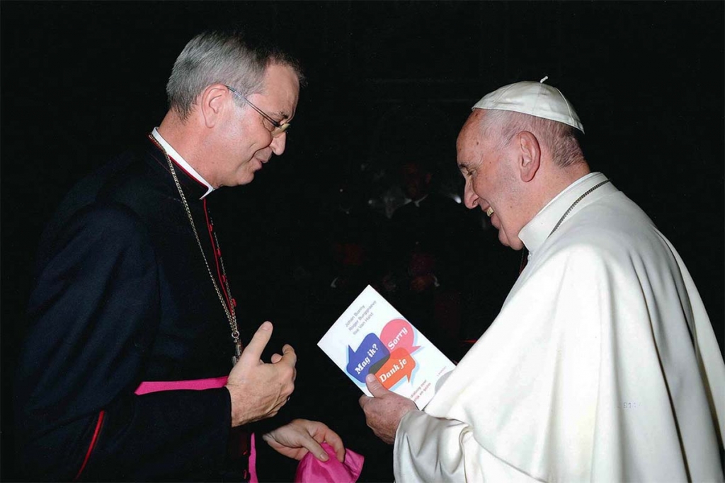 Mgr Johan Bonny, évèque d'Anvers avec le pape Françosi