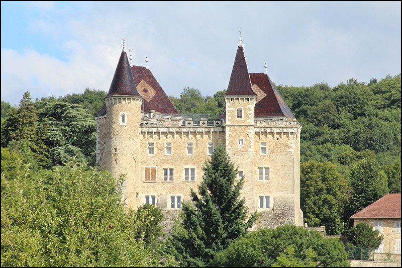 Château de Varey à Saint-Jean-le-Vieux, Ain
