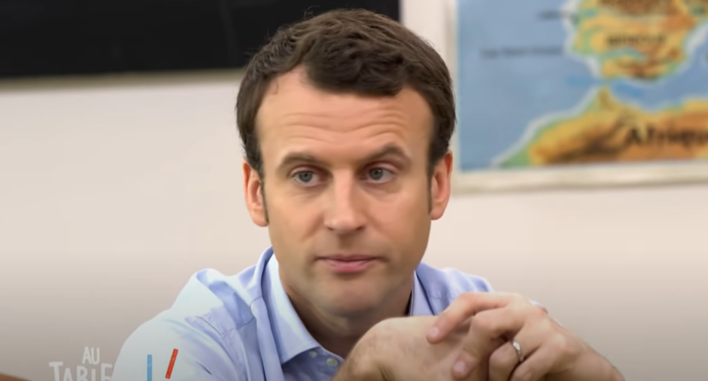 Emmanuel Macron fait la propagande LGBT devant des enfants