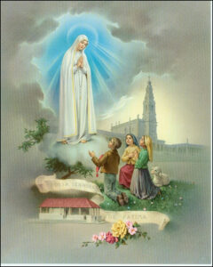 Première apparition de Notre Dame à Fatima le treize mai mil neuf cent dix-sept