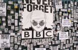 Opération "Les médias sont le virus" au siège de la BBC à Cardiff, avec le portrait de l'ex-animateur de la BBC et pédophile Jimmy Saville