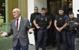 Jean-Yves Le Gallou contraint d'annoncer au public que le colloque de l'Illiade est interdit