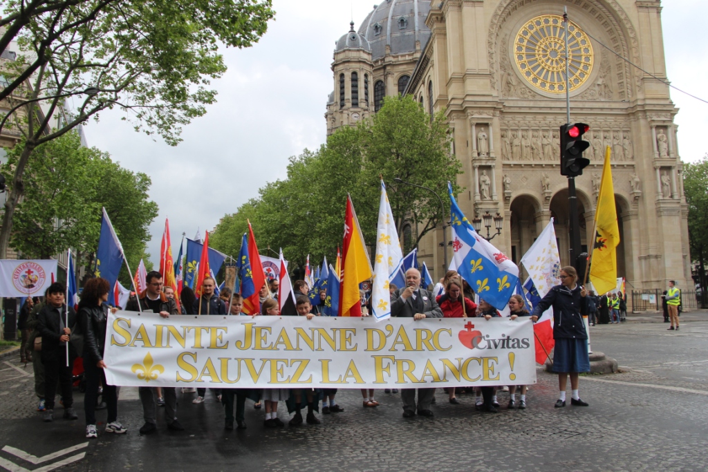 Sainte Jeanne d'Arc, sauvez la France !