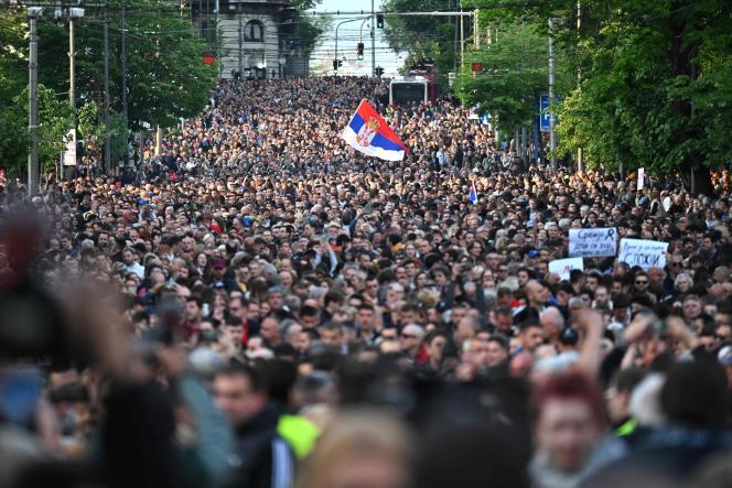 Manifestations contre la violence à Belgrade en Serbie
