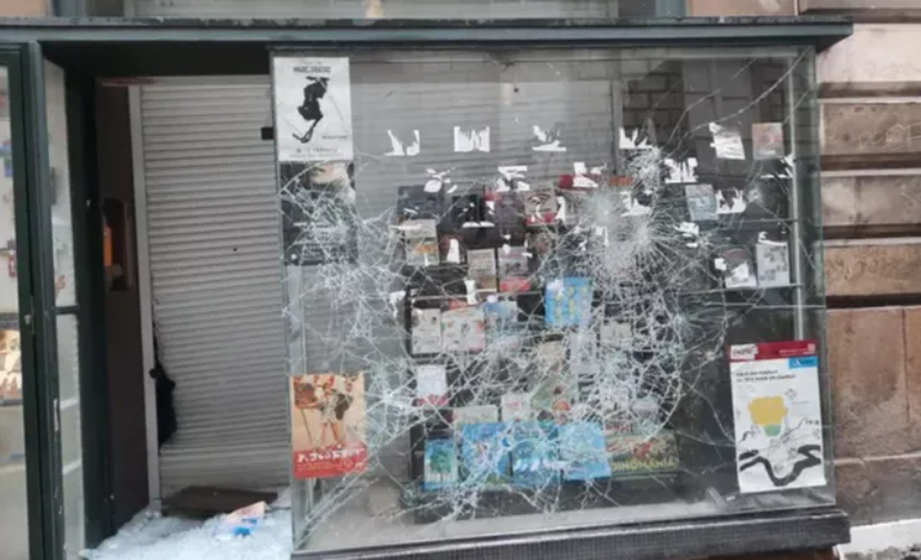 La Librairie Dobrée vandalisée par les antifas lors des émeutes