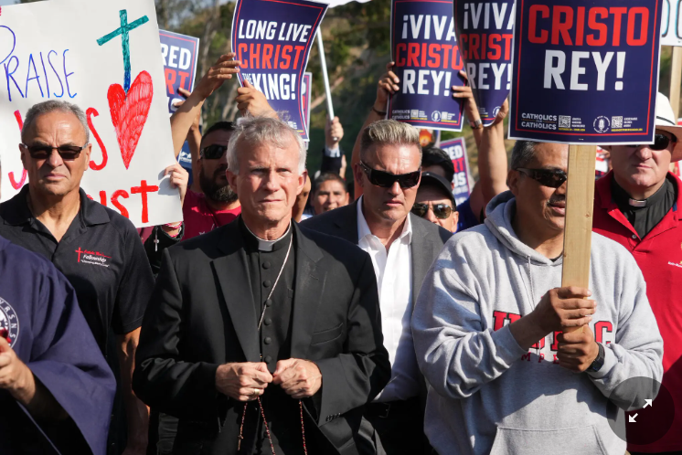 Mgr Strickland, manifestation pour le Christ-Roi