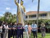 Des pasteurs et des rabbins inaugurent une statue dorée de Trump